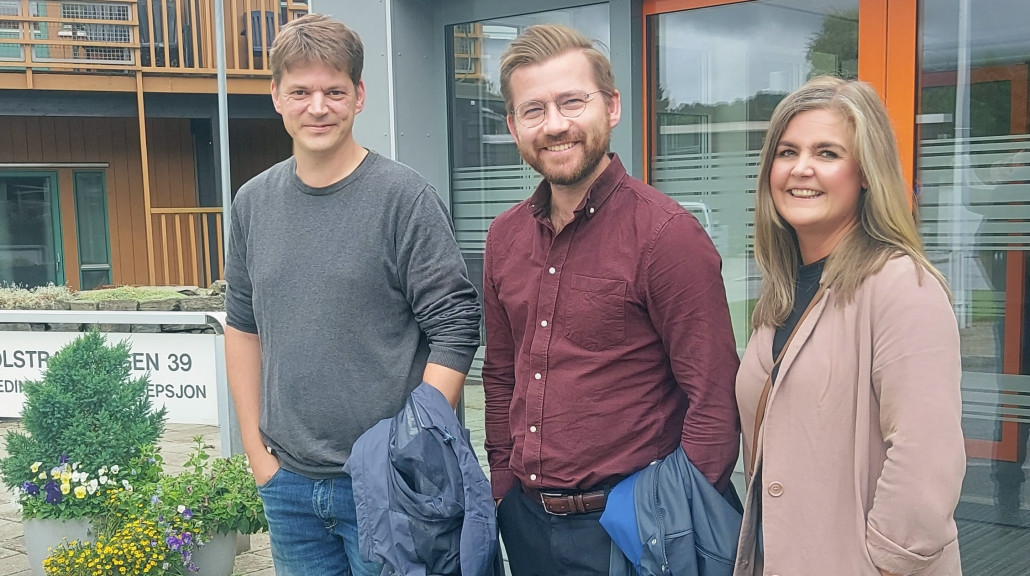 Morten Søfteland, Sveinung Rotevatn og Linda Bolstad Strønen ved Luranetunet i Os