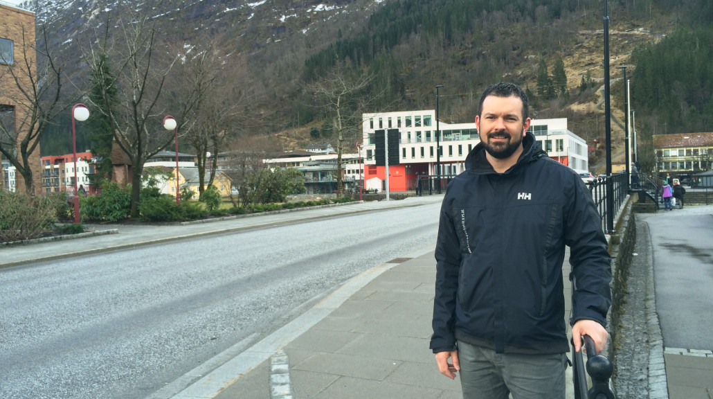 Førde Venstre inviterer til debatt om Førde sentrum i framtida. Åge Avedal i styret håpar på spenstige diskusjonar.