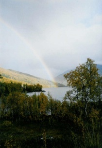 Regnbue over Midt-Troms