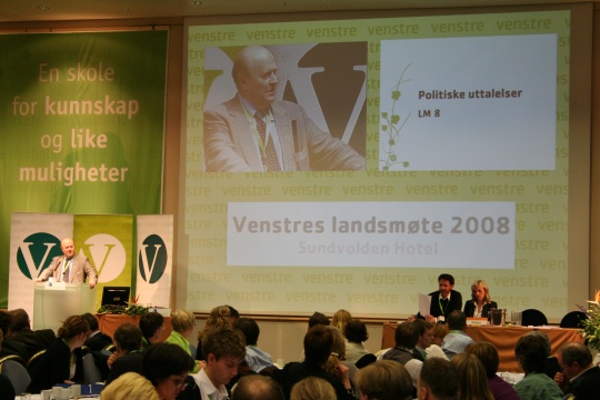  Odd Einar Dørum innledet debatten om kunnskapssamfunnet 2020.