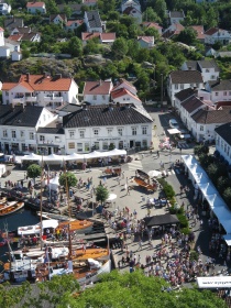  Risør kommune er den klart største bidragsyteren til Risør trebåtfestival og dermed også naturlig en av hovedsponsorene mener formannskapets flertall.