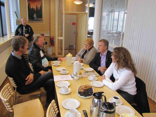  Fra venstre rektor Erik Lund, Ole Gunnar Øhren (Ringerike Venstre), Trine Skei Grande (Venstreleder), Helge Stiksrud (ordførerkandidat for Venstre på Ringerike) og Rebekka Borsch (leder i Buskerud Venstre).