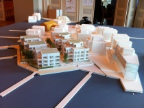  Holmenmodellen sett fra sydsiden og viser de fem bygene som inngår i første utbygging