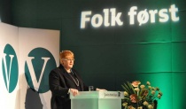  Trine Skei Grande talte til Venstres landsmøte fredag 13. april.