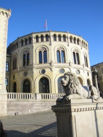  Den viktigste seieren på miljøområdet var klimaforliket som Venstre, Høyre og KrF inngikk med regjeringspartiene 7. juni 2012. 