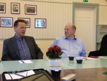 Haram Venstres Ole Johan Høyberg, her sammen med Venstrehøvding Odd Einar Dørum.