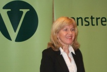  Borghild Tenden sitter i Finanskomiteen.