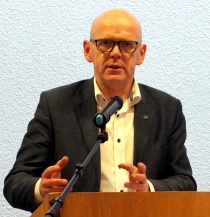  Hans Antonsen er en kjempegod politisk representant for Sørlandet, og Risør Venstre stiller seg 100 % bak hans kandidatur.