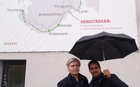  -Vi må få på plass en ny og mye mer effektiv måte å planlegge jernbaneutbygging i Norge, uttalte stortingsrepresentantene Ola Elvestuen og Abid Q. Raja fra Venstre da de besøkte Kristiansand